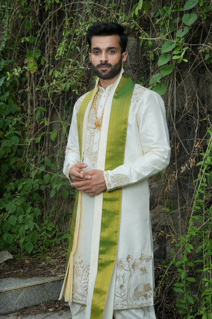Mayur Vibhavam Kurta, Dhoti & Stole Set